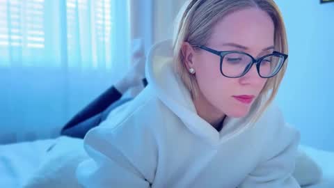 Mya-be Yours P online show from September 24, 2025, 12:30 pm