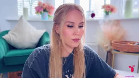 Mya-be Yours P online show from December 5, 2025, 2:36 pm