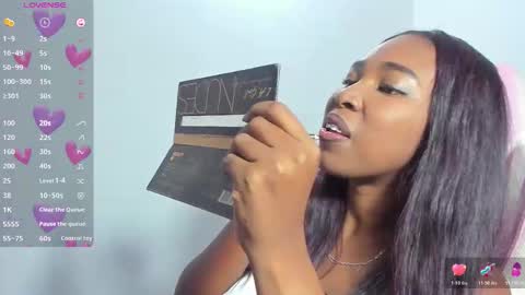 Samanta  online show from November 23, 2025, 11:48 pm