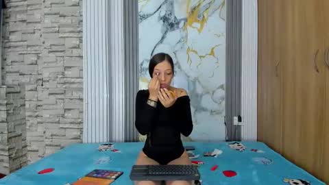 mybonnieandclyde303av online show from February 8, 2026, 12:36 am