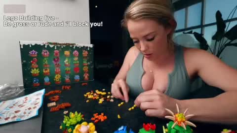 Snapshot of mycookiejar chatting on December 20, 2025, 12:07 am MyCookieJar online show from December 20, 2025, 12:07 am