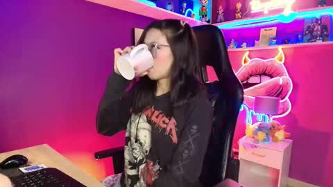 Milly Cute online show from March 18, 2026, 4:59 am