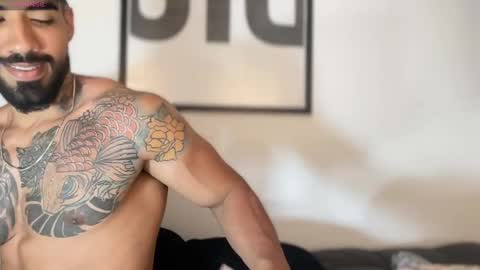 Snapshot of myke_esthetic chatting on December 4, 2024, 11:35 pm Myke esthetic online show from December 4, 2024, 11:35 pm