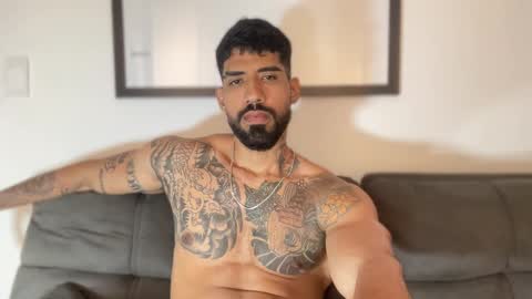 Snapshot of myke_esthetic chatting on December 8, 2024, 2:18 am Myke esthetic online show from December 8, 2024, 2:18 am