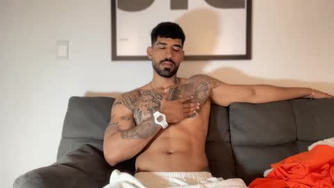 Snapshot of myke_esthetic chatting on December 15, 2024, 7:02 am Myke esthetic online show from December 15, 2024, 7:02 am