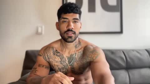 Snapshot of myke_esthetic chatting on January 2, 2025, 9:07 pm Myke esthetic online show from January 2, 2025, 9:07 pm