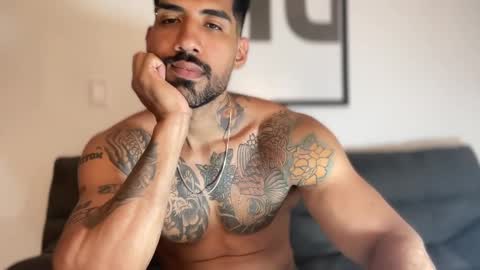 Snapshot of myke_esthetic chatting on January 3, 2025, 12:22 am Myke esthetic online show from January 3, 2025, 12:22 am