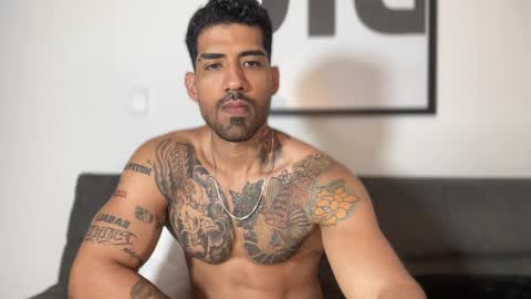 Snapshot of myke_esthetic chatting on January 28, 2025, 2:21 am Myke esthetic online show from January 28, 2025, 2:21 am