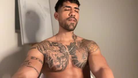 Snapshot of myke_esthetic chatting on February 2, 2025, 4:48 am Myke esthetic online show from February 2, 2025, 4:48 am