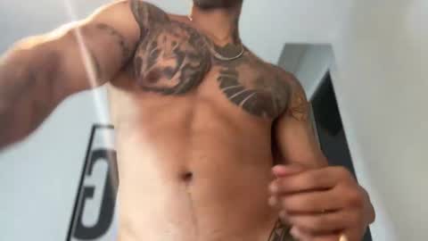 Snapshot of myke_esthetic chatting on February 4, 2025, 2:07 am Myke esthetic online show from February 4, 2025, 2:07 am