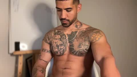 Snapshot of myke_esthetic chatting on February 9, 2025, 3:11 am Myke esthetic online show from February 9, 2025, 3:11 am