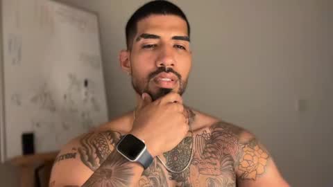 Snapshot of myke_esthetic chatting on February 12, 2025, 12:27 am Myke esthetic online show from February 12, 2025, 12:27 am