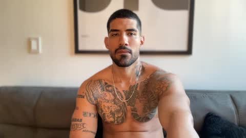 Snapshot of myke_esthetic chatting on February 20, 2025, 10:26 pm Myke esthetic online show from February 20, 2025, 10:26 pm