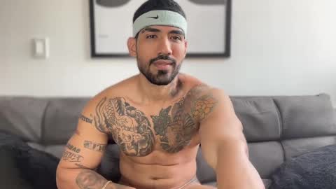 Snapshot of myke_esthetic chatting on February 27, 2025, 6:53 pm Myke esthetic online show from February 27, 2025, 6:53 pm