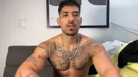 Snapshot of myke_esthetic chatting on September 23, 2025, 5:27 pm Myke esthetic online show from September 23, 2025, 5:27 pm