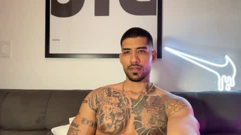 Snapshot of myke_esthetic chatting on September 29, 2025, 11:53 pm Myke esthetic online show from September 29, 2025, 11:53 pm