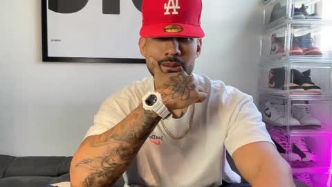 Snapshot of myke_esthetic chatting on October 5, 2025, 7:01 pm Myke esthetic online show from October 5, 2025, 7:01 pm