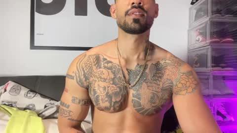 Snapshot of myke_esthetic chatting on October 13, 2025, 3:39 am Myke esthetic online show from October 13, 2025, 3:39 am