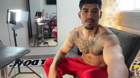 Snapshot of myke_esthetic chatting on November 30, 2025, 4:55 pm Myke esthetic online show from November 30, 2025, 4:55 pm