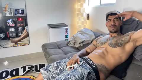 Snapshot of myke_esthetic chatting on December 4, 2025, 6:49 pm Myke esthetic online show from December 4, 2025, 6:49 pm