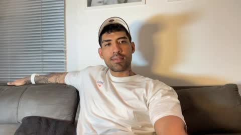 Myke esthetic online show from April 14, 2026, 7:47 am