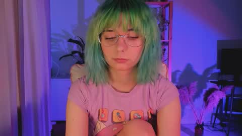 MylaFlores online show from November 20, 2025, 6:02 am