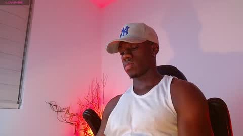 Mylo Wallace  online show from February 8, 2025, 1:22 am