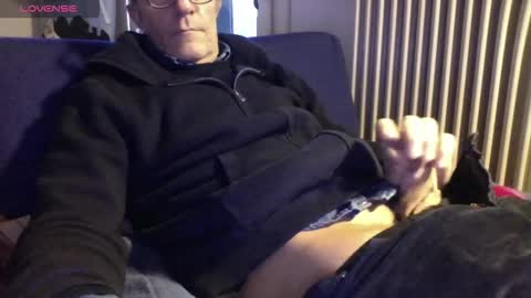 Snapshot of mynakedbeach chatting on February 3, 2026, 9:03 am Bi sexy guy lovense hush is on private is open or password show tip if you like. online show from February 3, 2026, 9:03 am