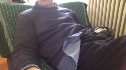 Snapshot of mynakedbeach chatting on March 2, 2026, 11:17 am Bi sexy guy lovense hush is on private is open or password show tip if you like. online show from March 2, 2026, 11:17 am