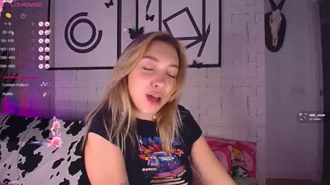 mynameisnikki_ online show from October 6, 2025, 8:12 am