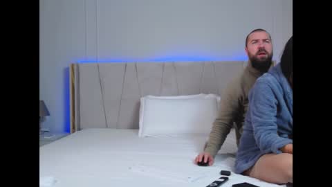 Snapshot of myriamfox_ chatting on February 8, 2025, 10:39 am Miryam online show from February 8, 2025, 10:39 am