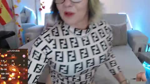 Snapshot of myrnasexxx chatting on January 20, 2025, 10:37 pm Myrna Sessions online show from January 20, 2025, 10:37 pm