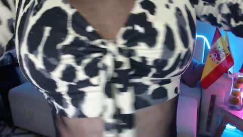 Snapshot of myrnasexxx chatting on January 28, 2025, 2:21 am Myrna Sessions online show from January 28, 2025, 2:21 am