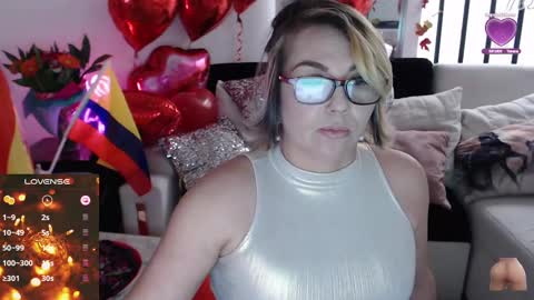 Snapshot of myrnasexxx chatting on February 17, 2025, 8:04 pm Myrna Sessions online show from February 17, 2025, 8:04 pm