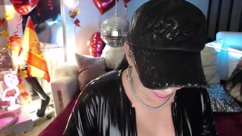 Snapshot of myrnasexxx chatting on March 7, 2025, 11:27 pm Myrna Sessions online show from March 7, 2025, 11:27 pm