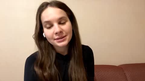 Snapshot of myrtazyskowski chatting on November 1, 2025, 8:38 am Luna online show from November 1, 2025, 8:38 am