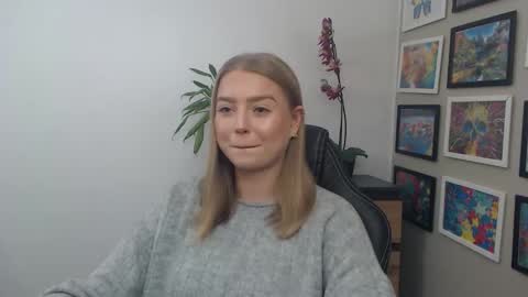 Erica online show from December 22, 2025, 8:55 am