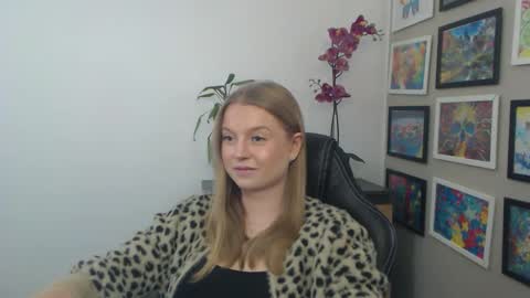 Snapshot of mysteryericax chatting on April 23, 2026, 8:57 am Erica online show from April 23, 2026, 8:57 am