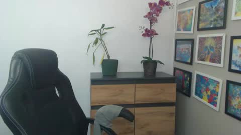 Snapshot of mysteryericax chatting on April 23, 2026, 12:40 pm Erica online show from April 23, 2026, 12:40 pm