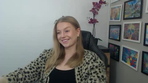 Snapshot of mysteryericax chatting on April 26, 2026, 10:24 am Erica online show from April 26, 2026, 10:24 am