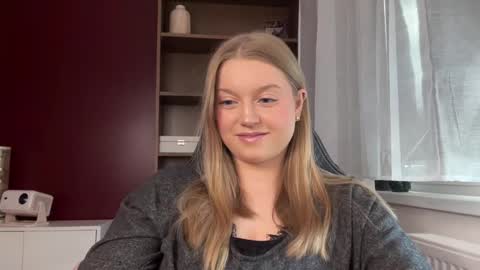 Snapshot of mysteryericax chatting on May 20, 2026, 7:47 am Erica online show from May 20, 2026, 7:47 am