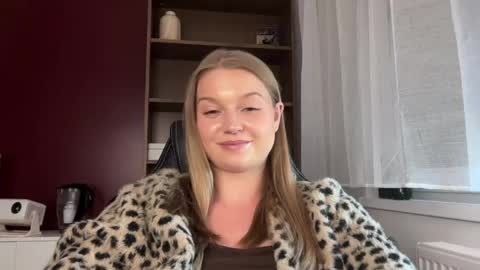 Snapshot of mysteryericax chatting on May 28, 2026, 1:52 pm Erica online show from May 28, 2026, 1:52 pm