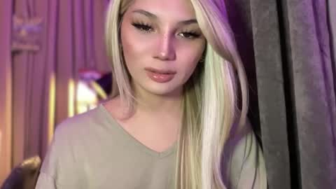 UR GIRL NEXTDOOR online show from May 3, 2026, 10:32 am