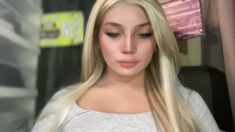 UR GIRL NEXTDOOR online show from May 4, 2026, 12:45 pm