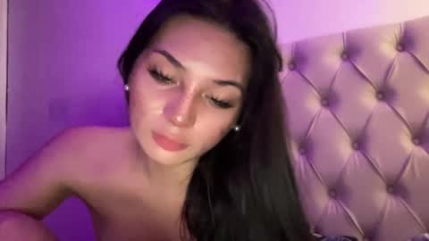 UR GIRL NEXTDOOR online show from May 29, 2026, 2:31 am