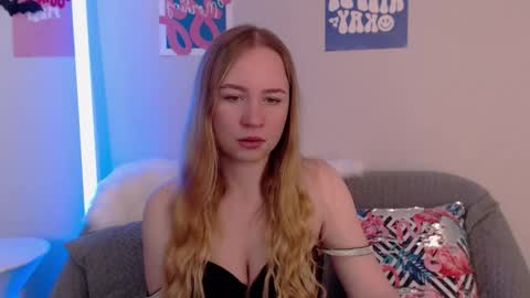 Snapshot of mystic_barbie chatting on November 7, 2025, 1:05 am Barbie online show from November 7, 2025, 1:05 am