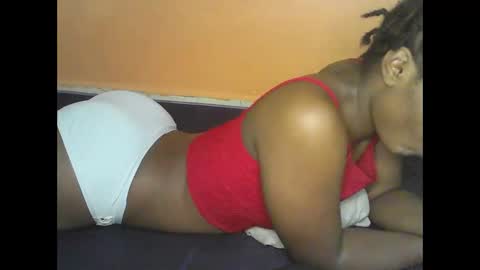 Snapshot of mystic_linna chatting on May 16, 2026, 3:03 am mystic_linna online show from May 16, 2026, 3:03 am