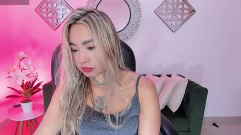 mystic_nova_ online show from May 17, 2026, 11:28 am