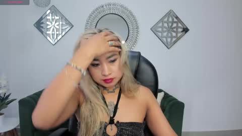 mystic_nova_ online show from May 31, 2026, 11:17 am