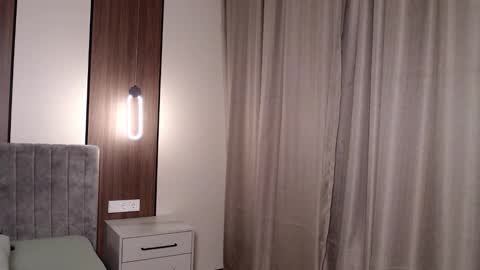 mysticsirenn online show from November 11, 2025, 4:29 pm